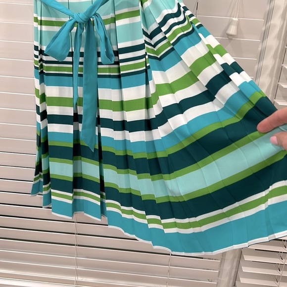 Talbots Petite Polyester Work Dress with Striped Pleated Bottom sz. 10P NWT - Picture 3 of 10